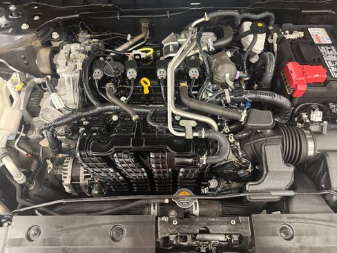Used 2024 Nissan Altima 2.5 SR FWD image 27