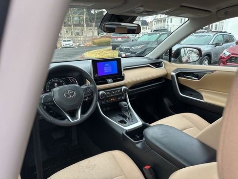 Used 2023 Toyota RAV4 XLE image 6