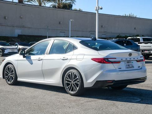 Used 2026 Toyota Camry XLE FWD image 7