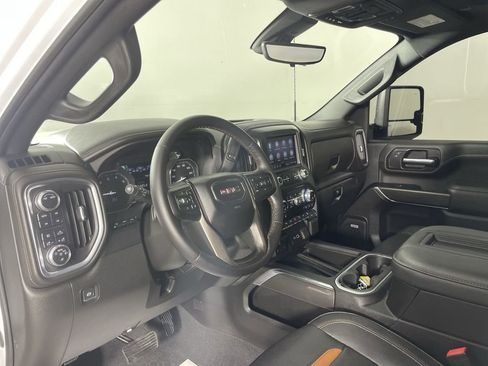 Used 2022 GMC Sierra 2500 AT4 w/ AT4 Premium Plus Package image 10