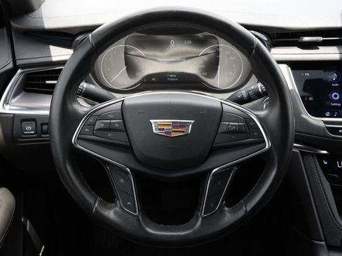 Used 2023 Cadillac XT5 Luxury FWD image 11