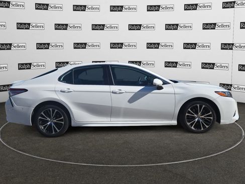 Used 2019 Toyota Camry SE image 7
