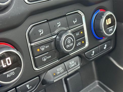 Used 2022 Chevrolet Tahoe Z71 w/ Z71 Off-Road Package image 33