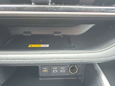 Used 2023 Toyota Highlander XLE image 31