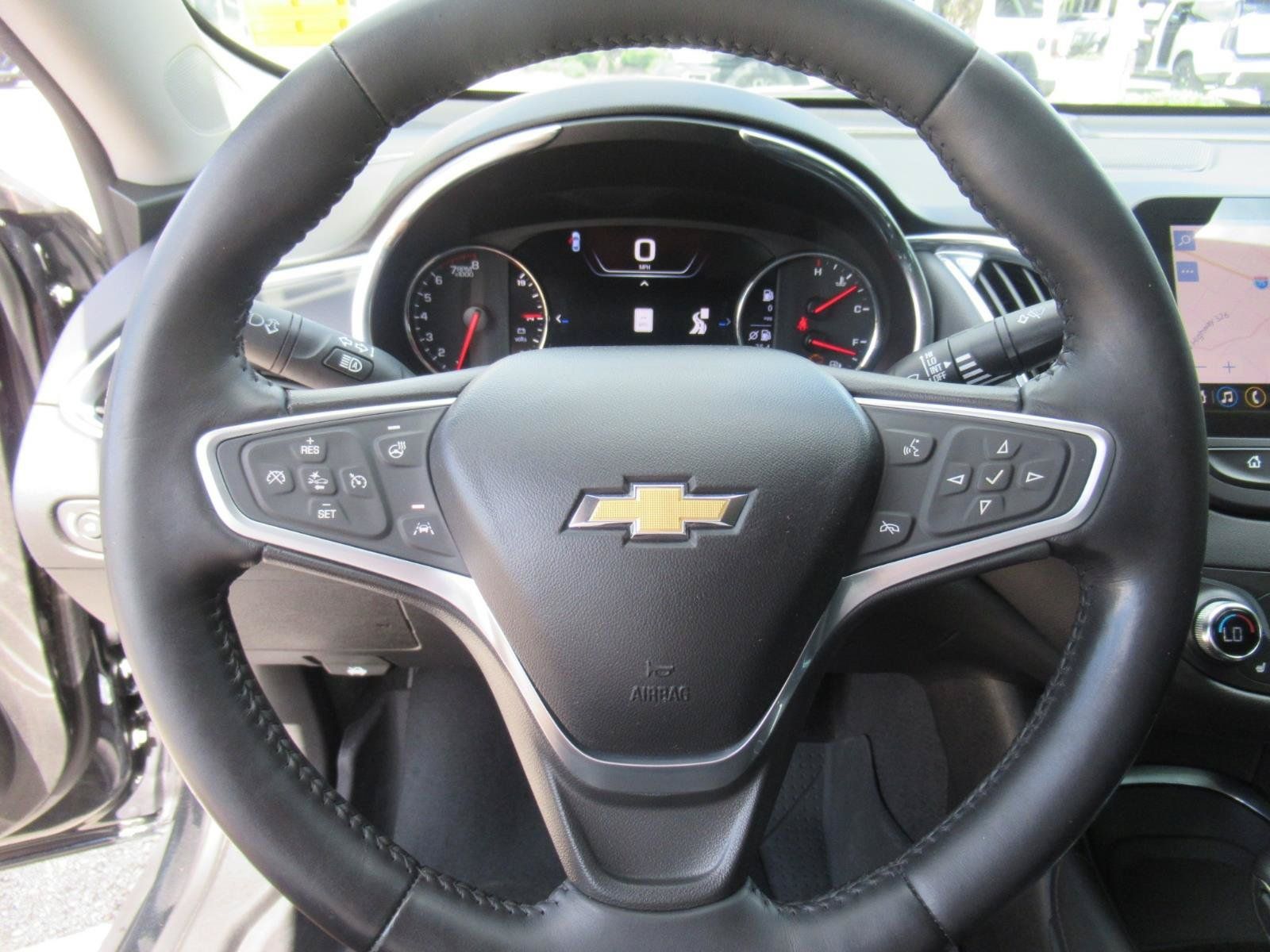 Used 2022 Chevrolet Malibu Premier FWD image 23