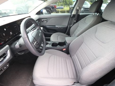 Used 2025 Kia K4 EX FWD image 2