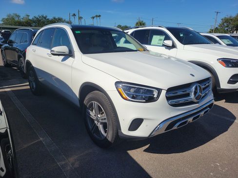 Certified 2022 Mercedes-Benz GLC 300 image 2