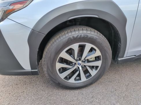 Used 2024 Subaru Outback Premium AWD/4WD image 8