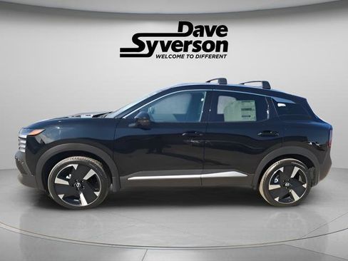 New 2026 Nissan Kicks SR w/ Cold Weather Package image 2