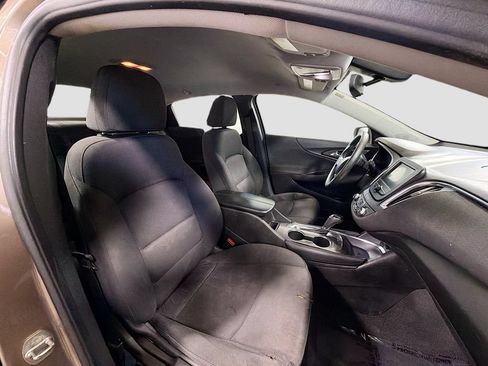 Used 2018 Chevrolet Malibu LT FWD image 27