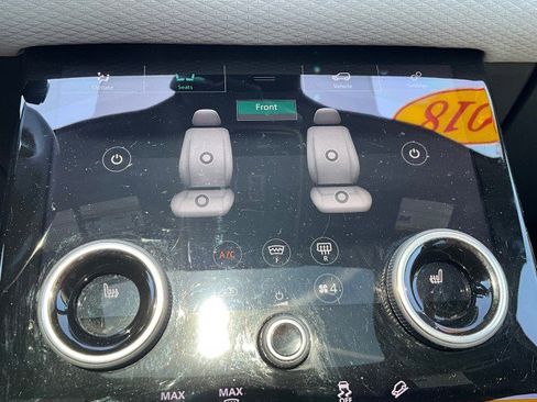Used 2018 Land Rover Range Rover Velar R-Dynamic SE AWD/4WD image 23