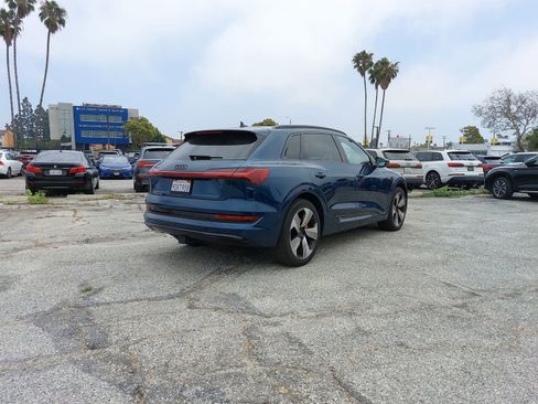 Used 2023 Audi e-tron Premium Plus w/ Premium Plus Package AWD/4WD image 3