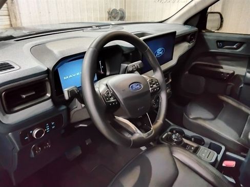Used 2025 Ford Maverick Lariat w/ Black Appearance Package AWD/4WD image 11