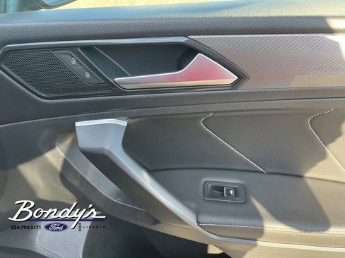 Used 2024 Volkswagen Tiguan SE image 23