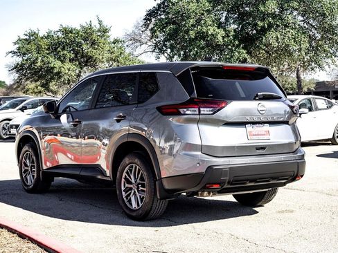 Used 2025 Nissan Rogue S image 7