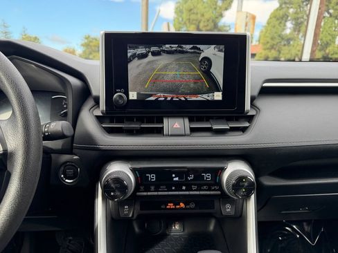 Used 2025 Toyota RAV4 XLE image 20