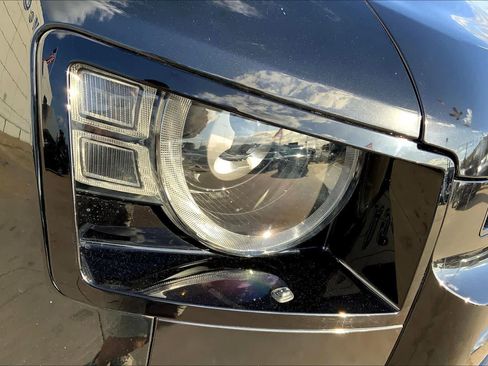 Used 2023 Land Rover Defender 90 X-Dynamic SE image 27