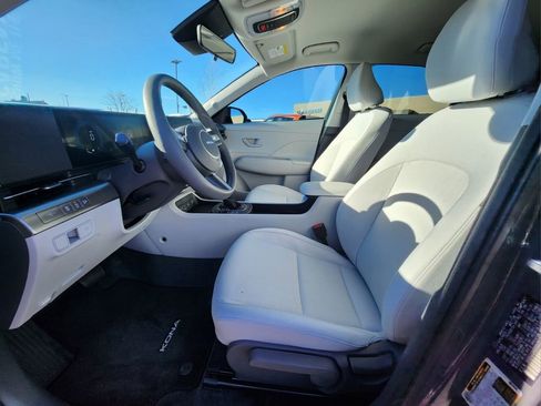 Certified 2025 Hyundai Kona SE image 10