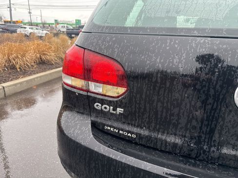 Used 2012 Volkswagen Golf 2.5L image 9