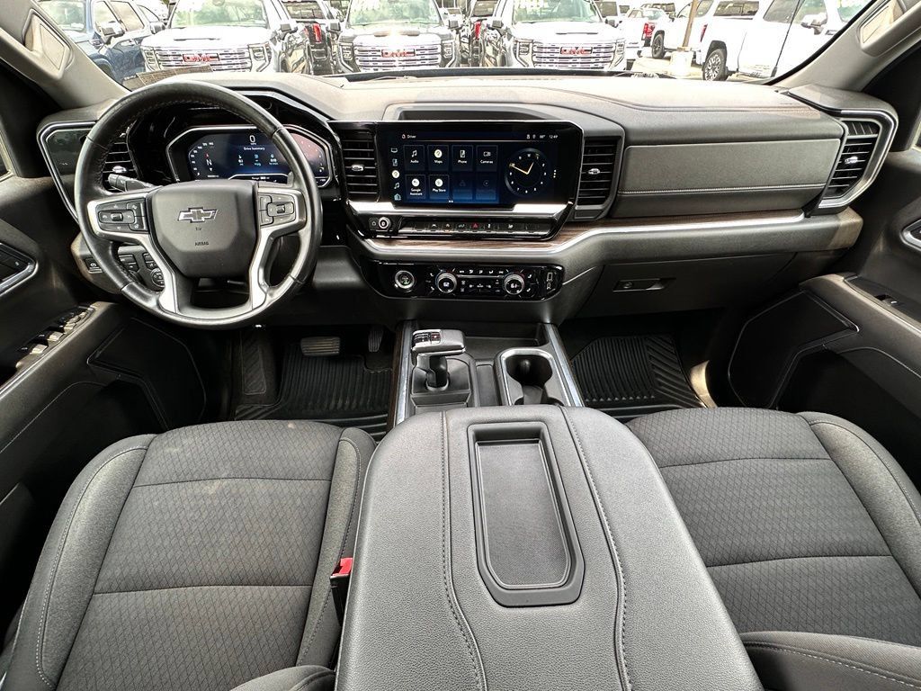 Used 2022 Chevrolet Silverado 1500 RST AWD/4WD image 29