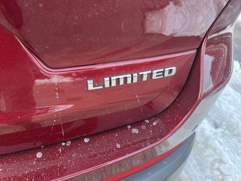 Used 2023 Jeep Grand Cherokee L Limited w/ Luxury Tech Group II image 8