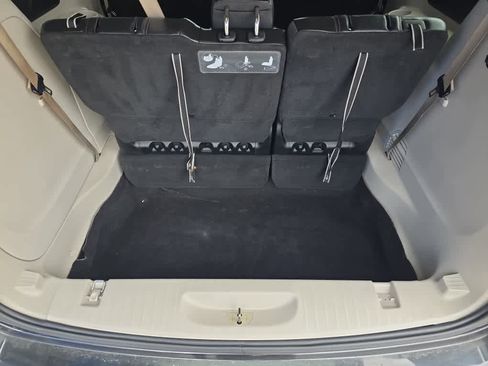 Used 2019 Chrysler Pacifica Touring-L image 19