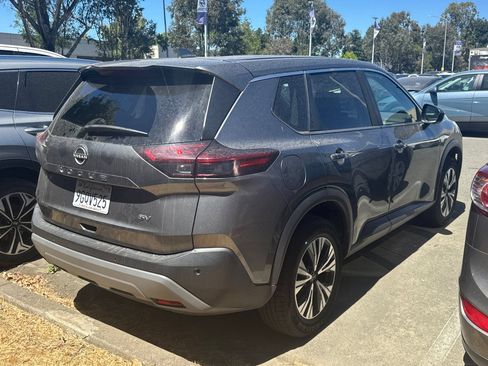 Used 2023 Nissan Rogue SV FWD image 5