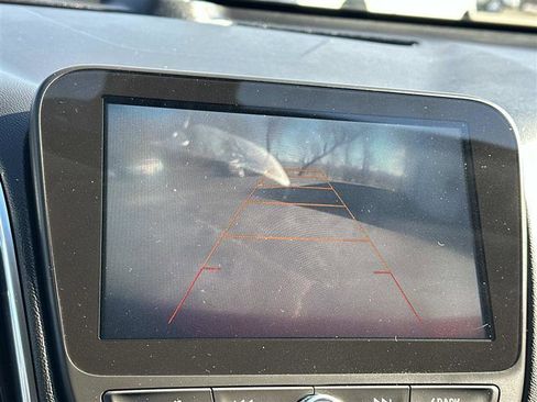 Used 2016 Chevrolet Malibu LT image 18