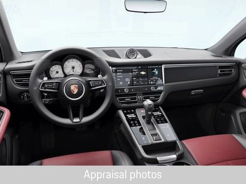 Certified 2024 Porsche Macan S AWD/4WD image 6