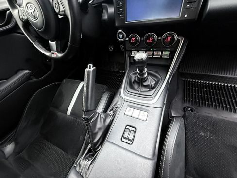 Used 2023 Toyota GR86 Premium w/ ALL Weather Mat Package (TMS) RWD image 12