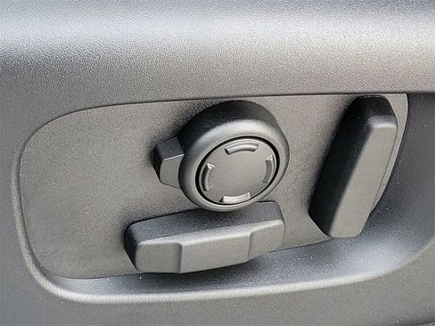 New 2026 Land Rover Discovery Limited Edition image 27