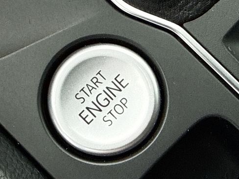 Used 2023 Volkswagen Atlas SE w/ Panoramic Sunroof Package image 37