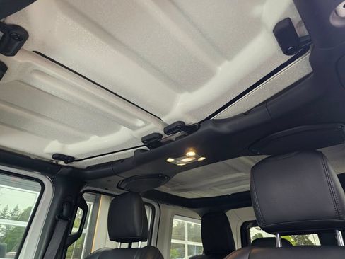 Used 2020 Jeep Wrangler Unlimited Sahara w/ Uconnect 4C Nav & Sound Group AWD/4WD image 22