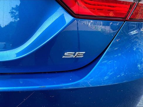 Used 2018 Toyota Camry SE w/ Audio Package FWD image 10