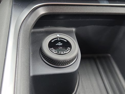 New 2026 Ford Expedition Active image 16