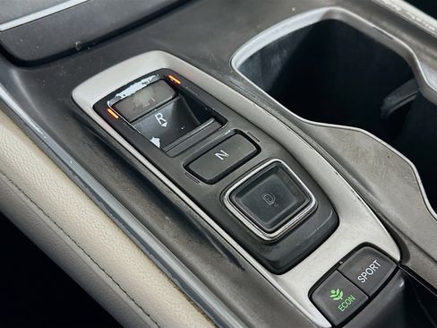 Used 2018 Honda Accord Touring image 25