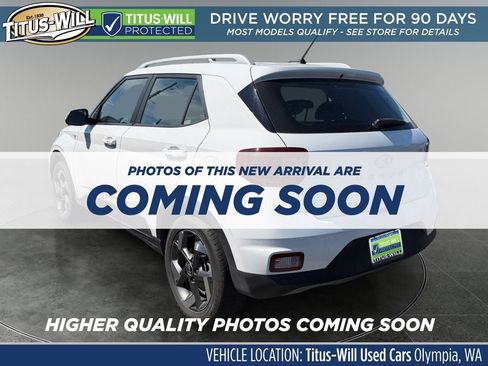 Used 2025 Hyundai Venue SEL FWD image 3