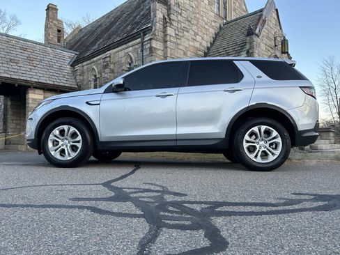 Used 2022 Land Rover Discovery Sport S AWD/4WD image 4