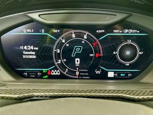 Used 2025 Lamborghini Urus SE AWD/4WD image 33