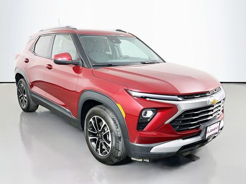 Used 2024 Chevrolet TrailBlazer LT w/ Driver Confidence Package FWD image 4