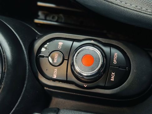 Used 2019 MINI Cooper 2-Door Hardtop image 25