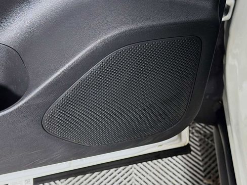 Certified 2023 Nissan Rogue SV FWD image 16