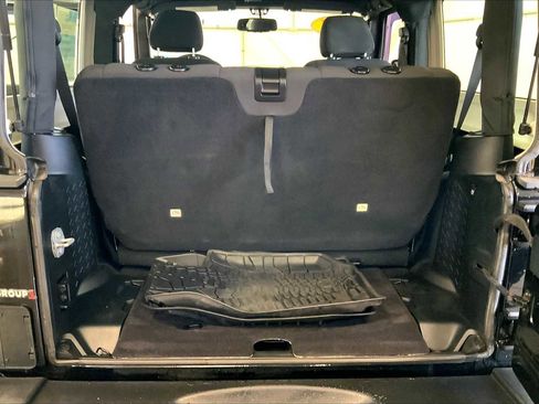 Used 2017 Jeep Wrangler Sport w/ Quick Order Package 24S image 34