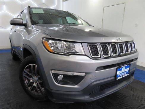 Used 2019 Jeep Compass Latitude image 3