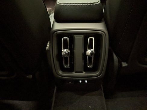 New 2025 Volvo XC40 B5 Core w/ Protection Package Premier image 25