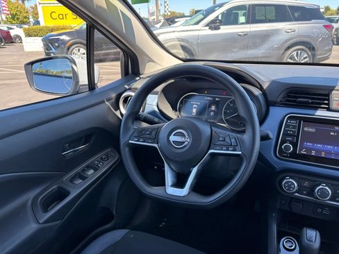 Used 2025 Nissan Versa SV FWD image 31
