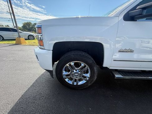 Used 2017 Chevrolet Silverado 2500 High Country w/ Duramax Plus Package AWD/4WD image 9
