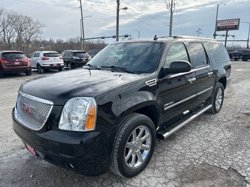 Used 2014 GMC Yukon XL Denali image 7