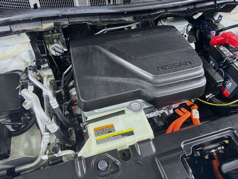 Used 2024 Nissan Leaf SV Plus FWD image 31