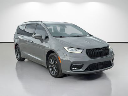 Used 2021 Chrysler Pacifica Touring w/ S Appearance Package
